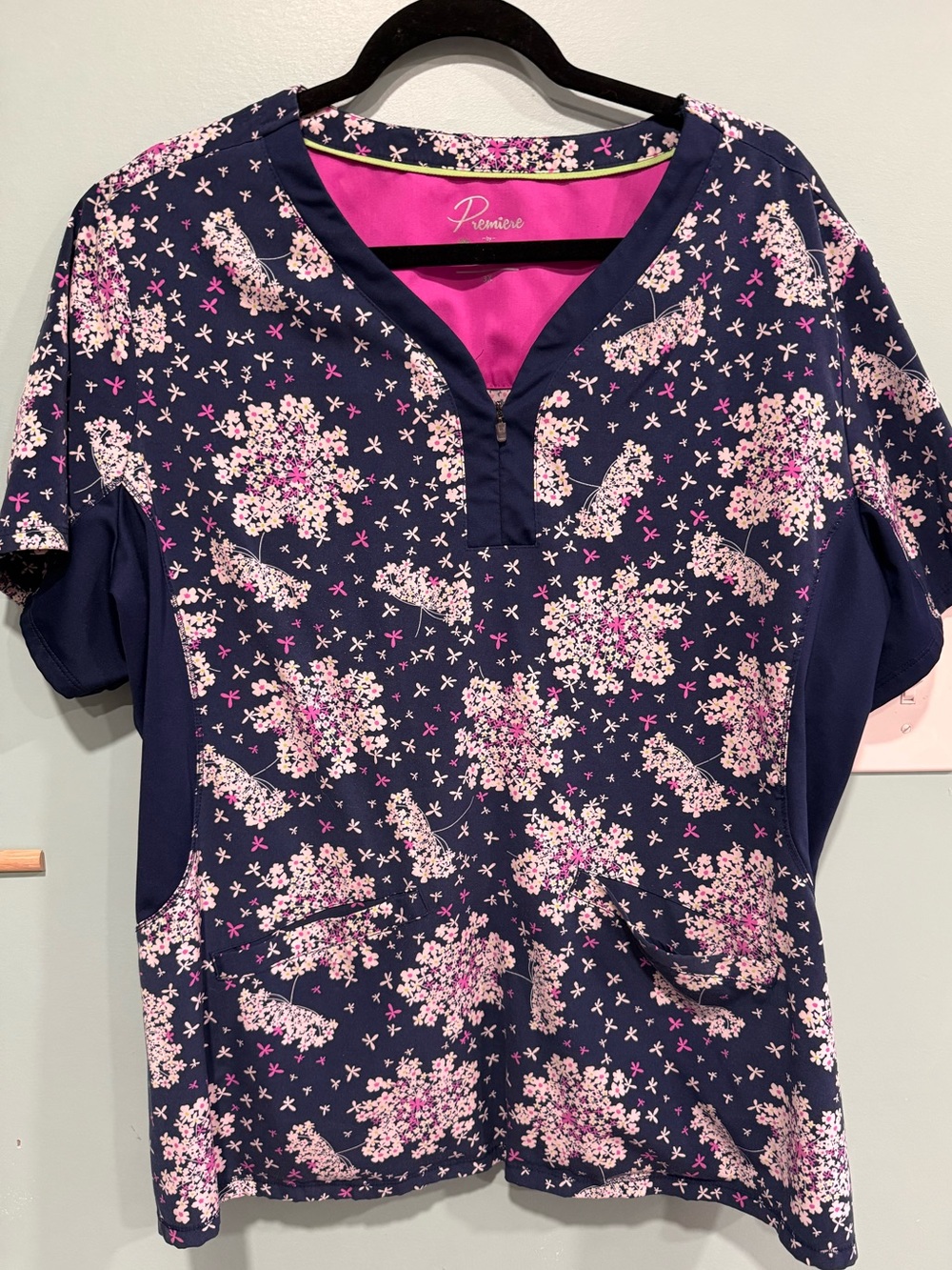 Première (Healing Hands) Navy Floral Scrub Top - Pink & White Blossoms